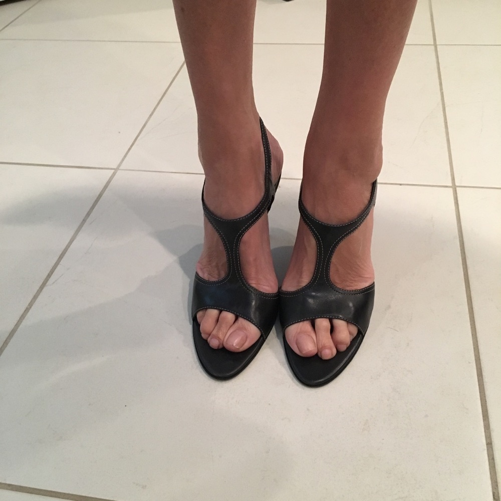 Black leather sandal